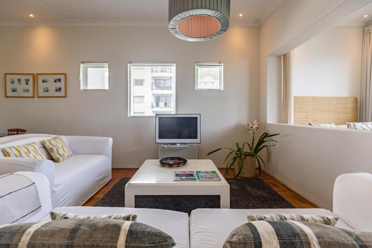 Portswood Mews - Chic White Studio Apartment Green Point Кейптаун Экстерьер фото